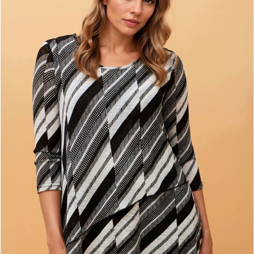 ✨Papillon  Blanc Monochrome Patterned Top
